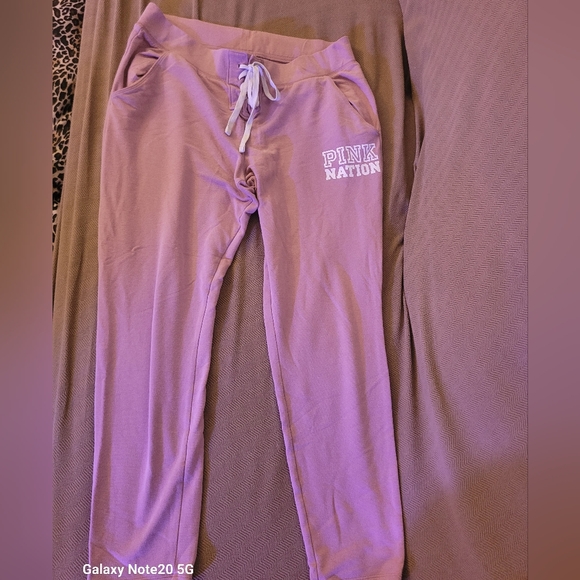 PINK Victoria's Secret Lavender Joggers - Picture 1 of 6
